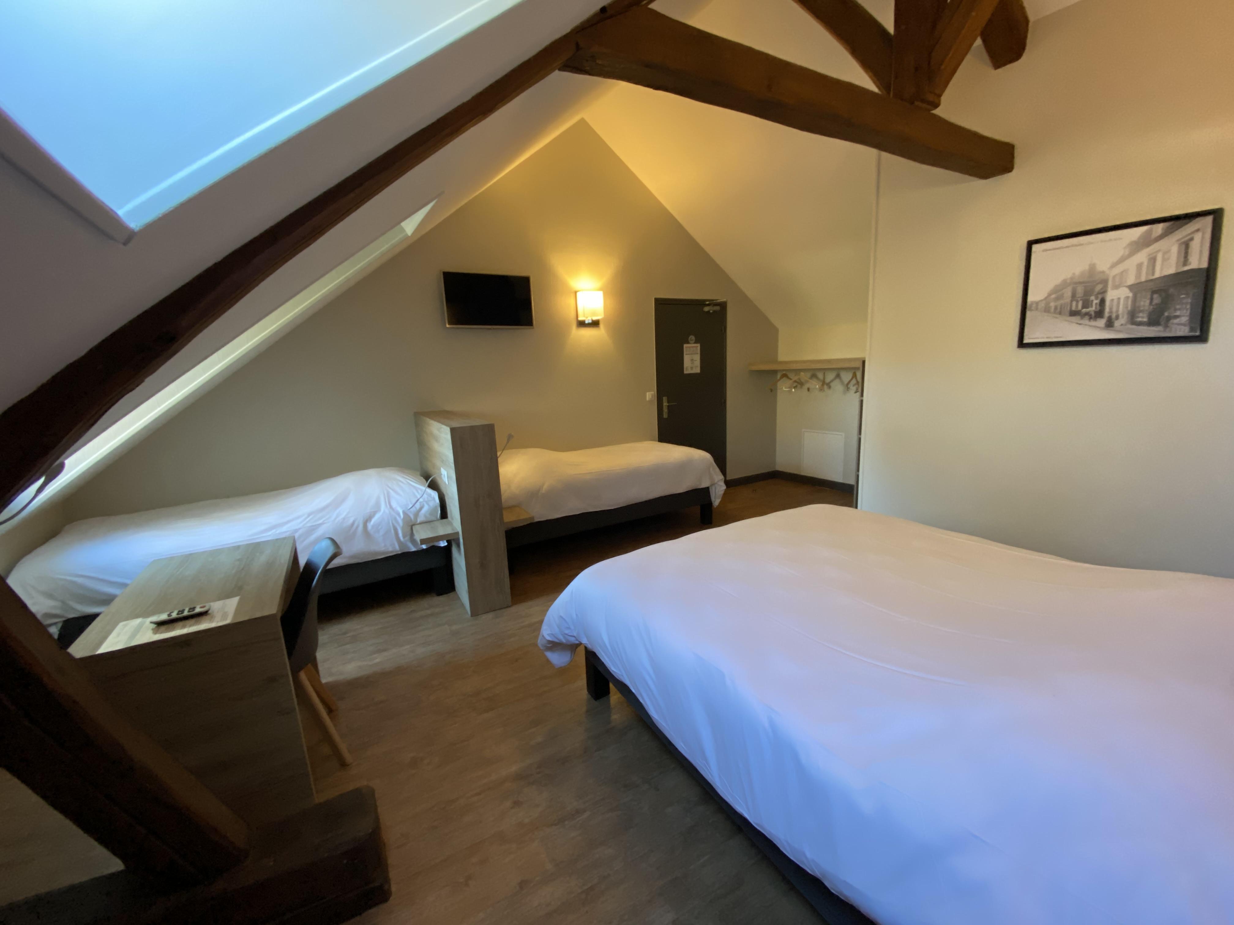 Logis - Hotel & Restaurant Saint Nicolas โชมงต์-อ็อง-เวกแซ็ง ภายนอก รูปภาพ