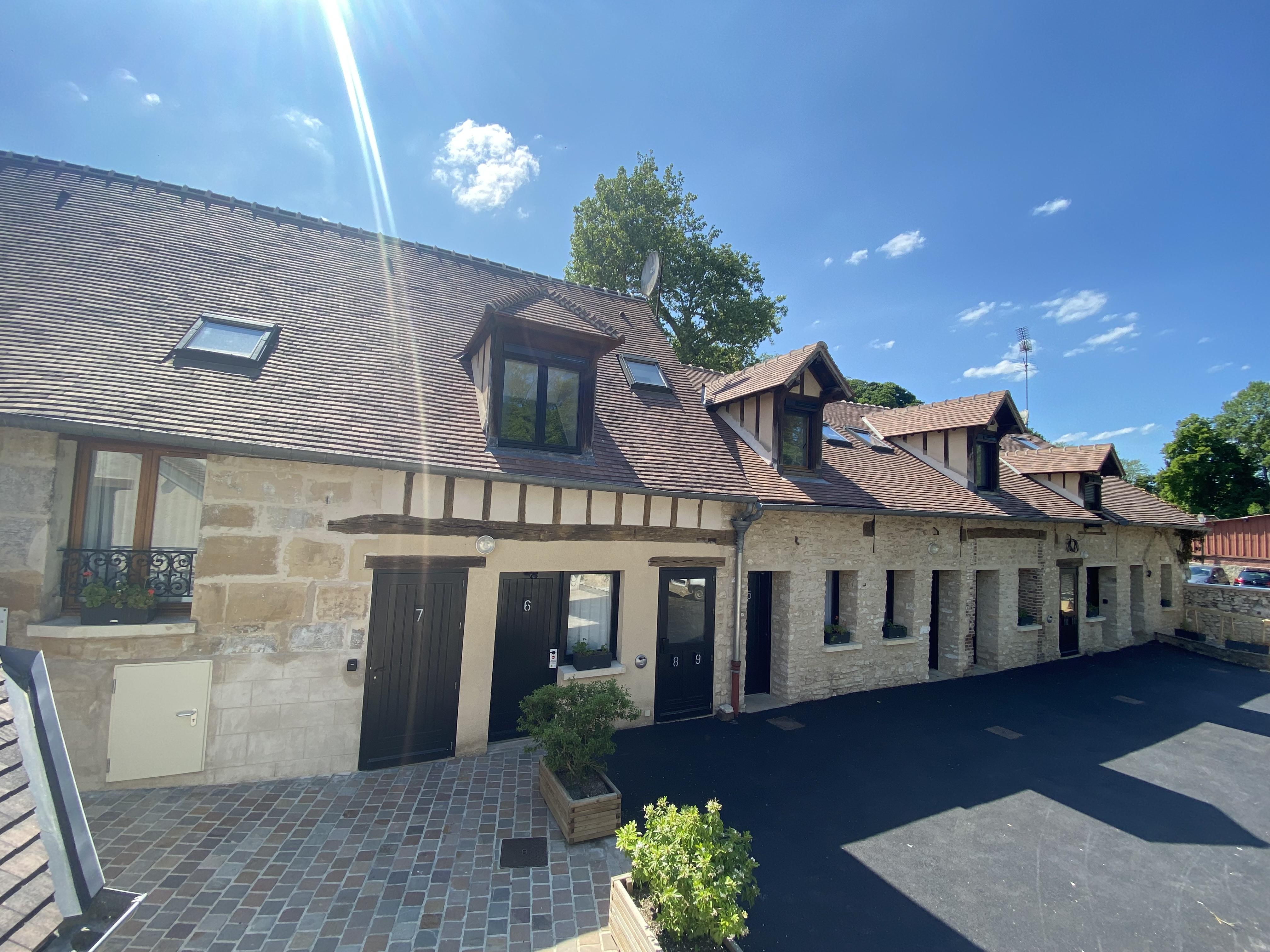 Logis - Hotel & Restaurant Saint Nicolas โชมงต์-อ็อง-เวกแซ็ง ภายนอก รูปภาพ